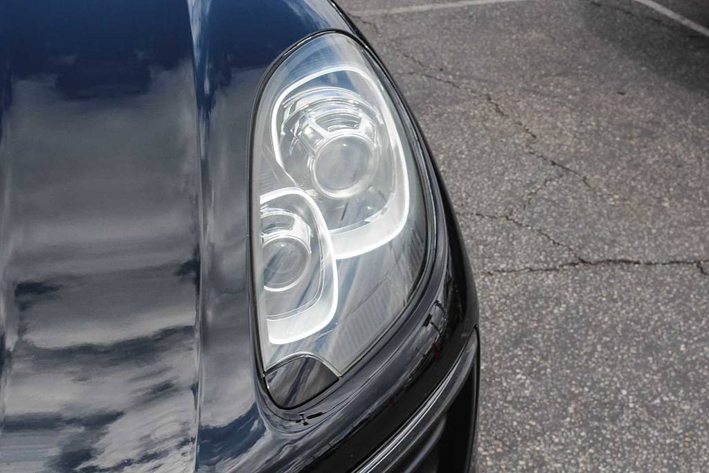 Thumbnail: 2018 Porsche Macan - 18