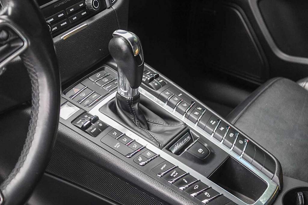 Thumbnail: 2018 Porsche Macan - 15