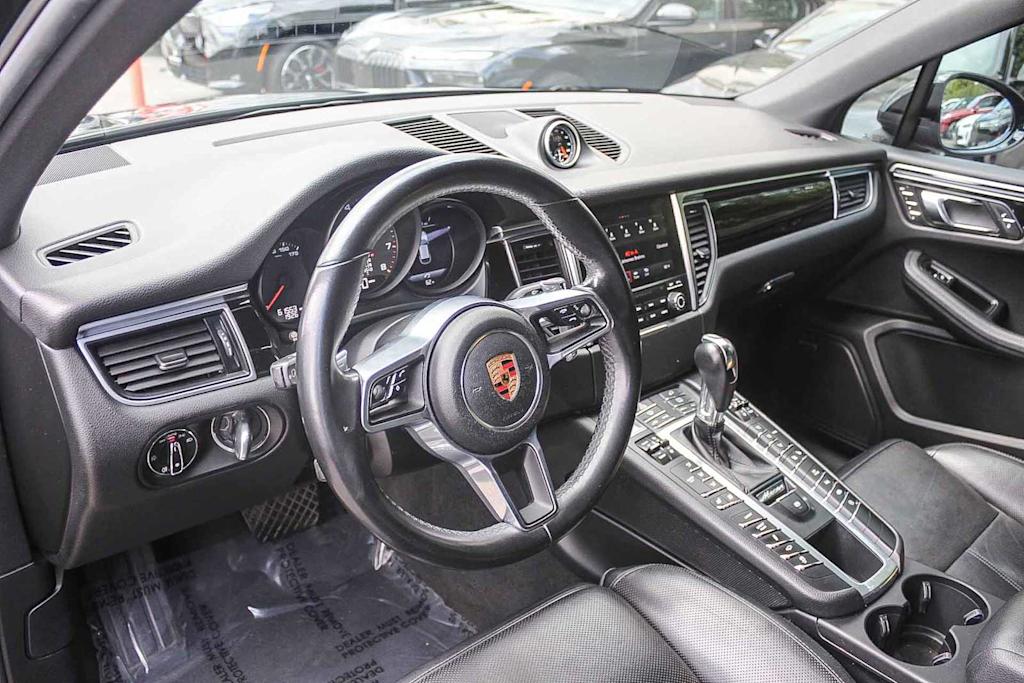 Thumbnail: 2018 Porsche Macan - 24