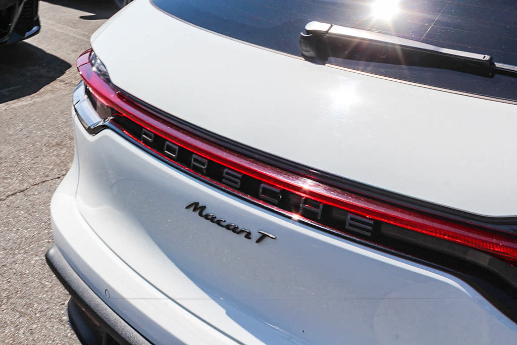 Thumbnail: 2023 Porsche Macan - 5
