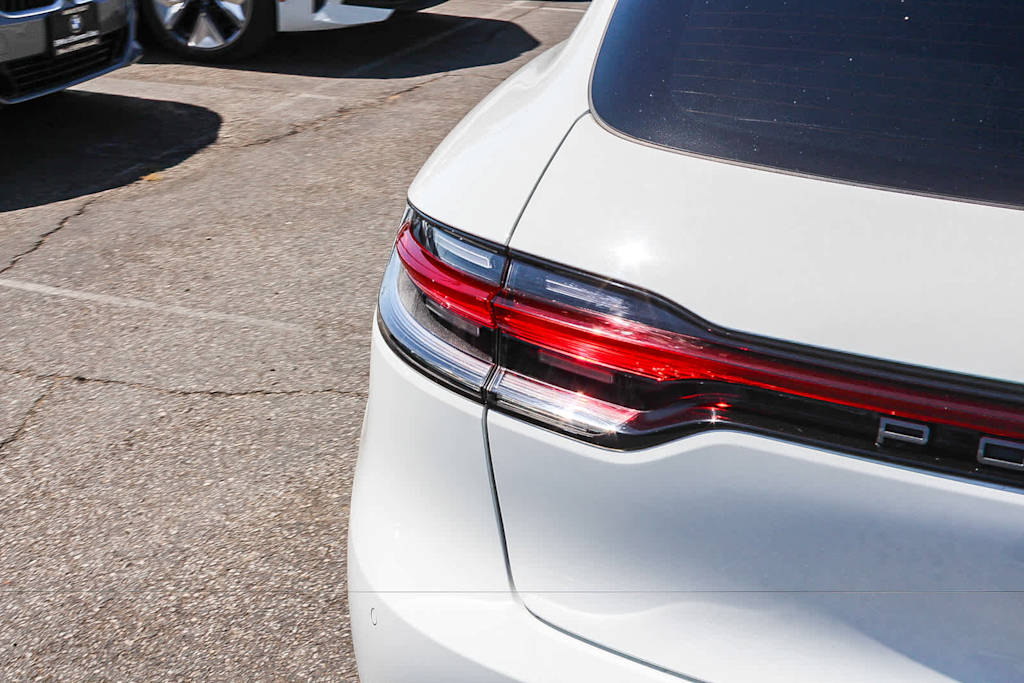 Thumbnail: 2023 Porsche Macan - 20