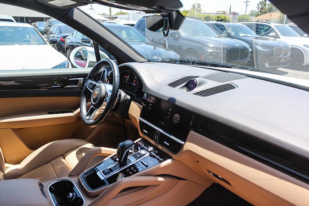 Thumbnail: 2023 Porsche Cayenne - 12