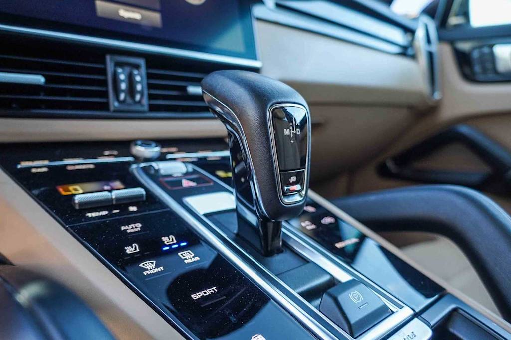 Thumbnail: 2023 Porsche Cayenne - 28