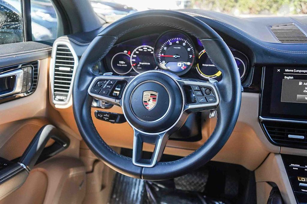 Thumbnail: 2023 Porsche Cayenne - 8