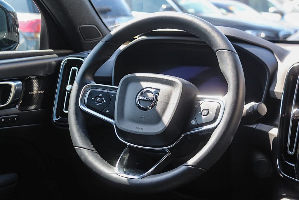 Thumbnail: 2023 Volvo C40 - 8