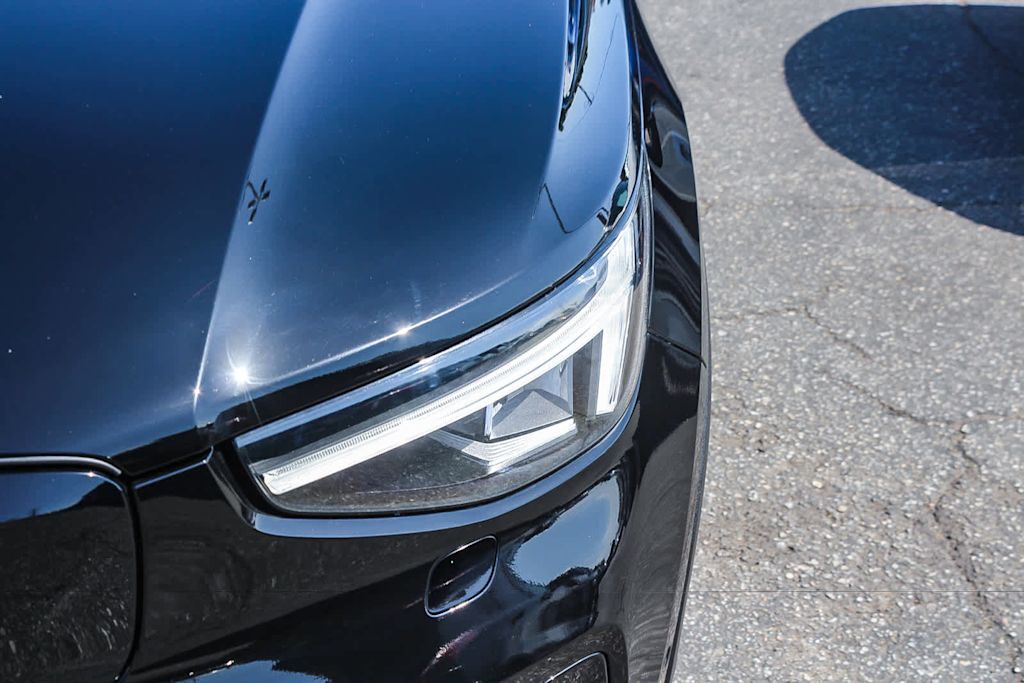 Thumbnail: 2023 Volvo C40 - 20