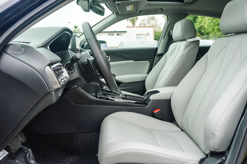 Thumbnail: 2025 Acura Integra - 10