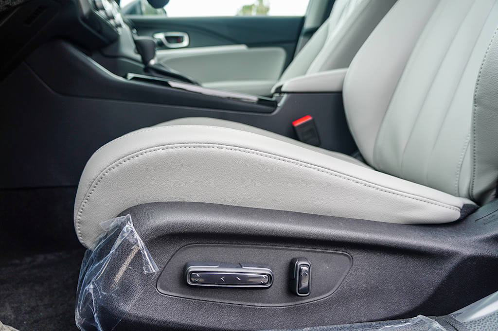 Thumbnail: 2025 Acura Integra - 22