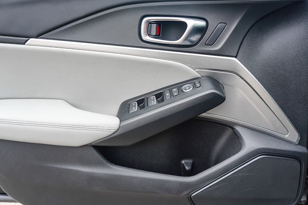 Thumbnail: 2025 Acura Integra - 23