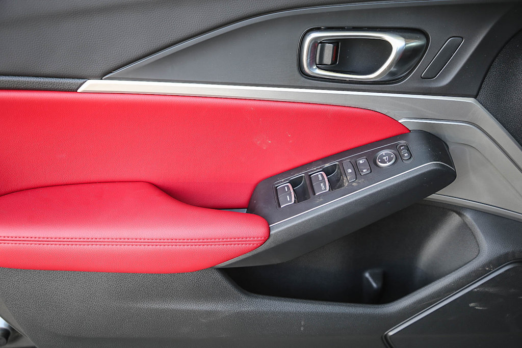 Thumbnail: 2025 Acura Integra - 21