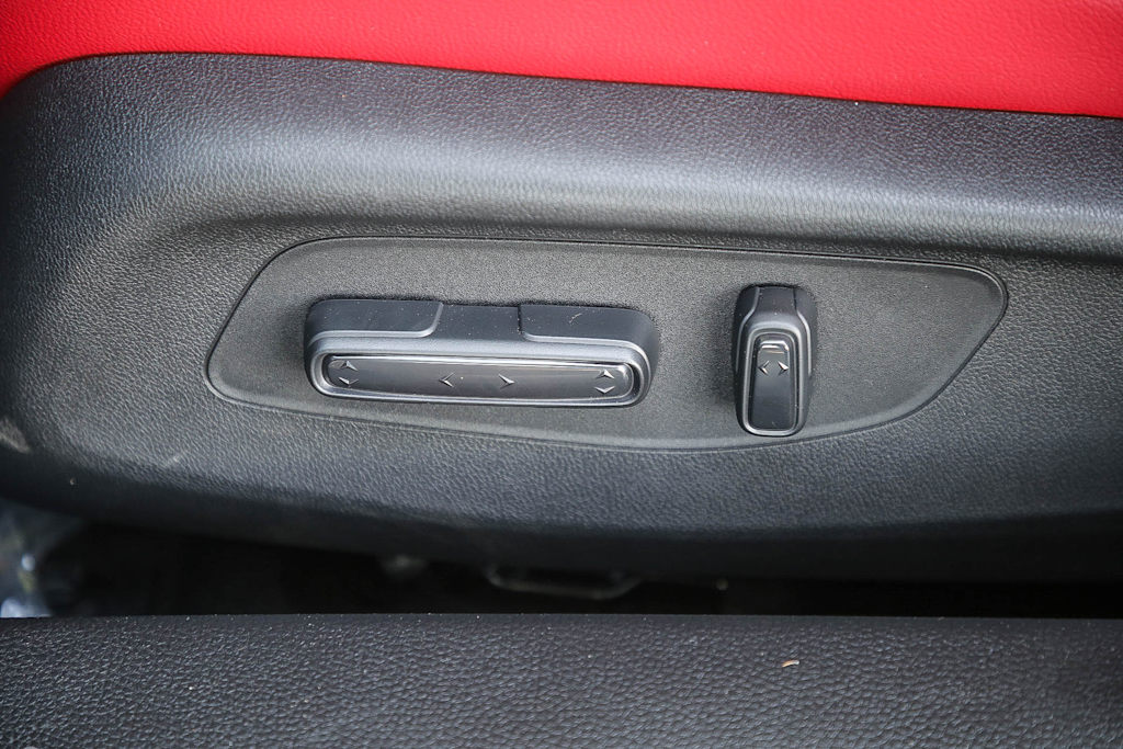 Thumbnail: 2025 Acura Integra - 22