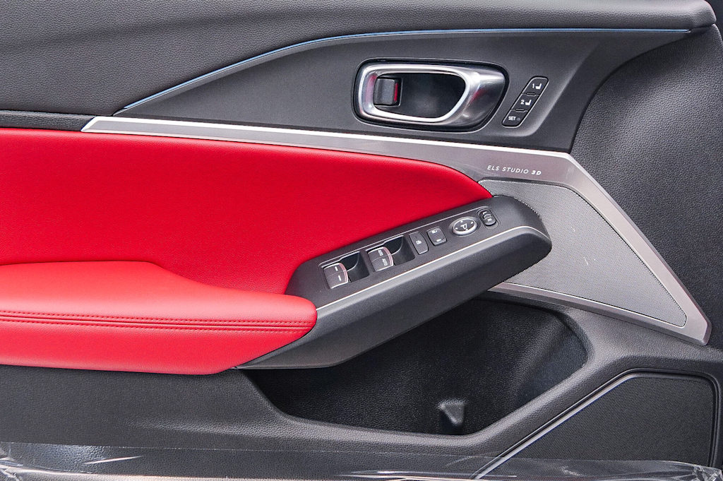 Thumbnail: 2025 Acura Integra - 25