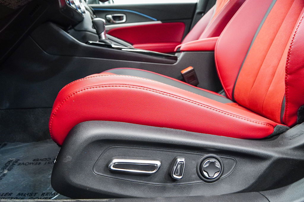 Thumbnail: 2025 Acura Integra - 24