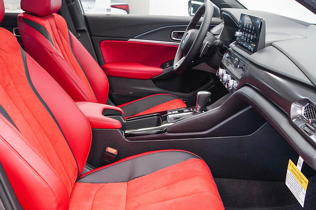 Thumbnail: 2025 Acura Integra - 10