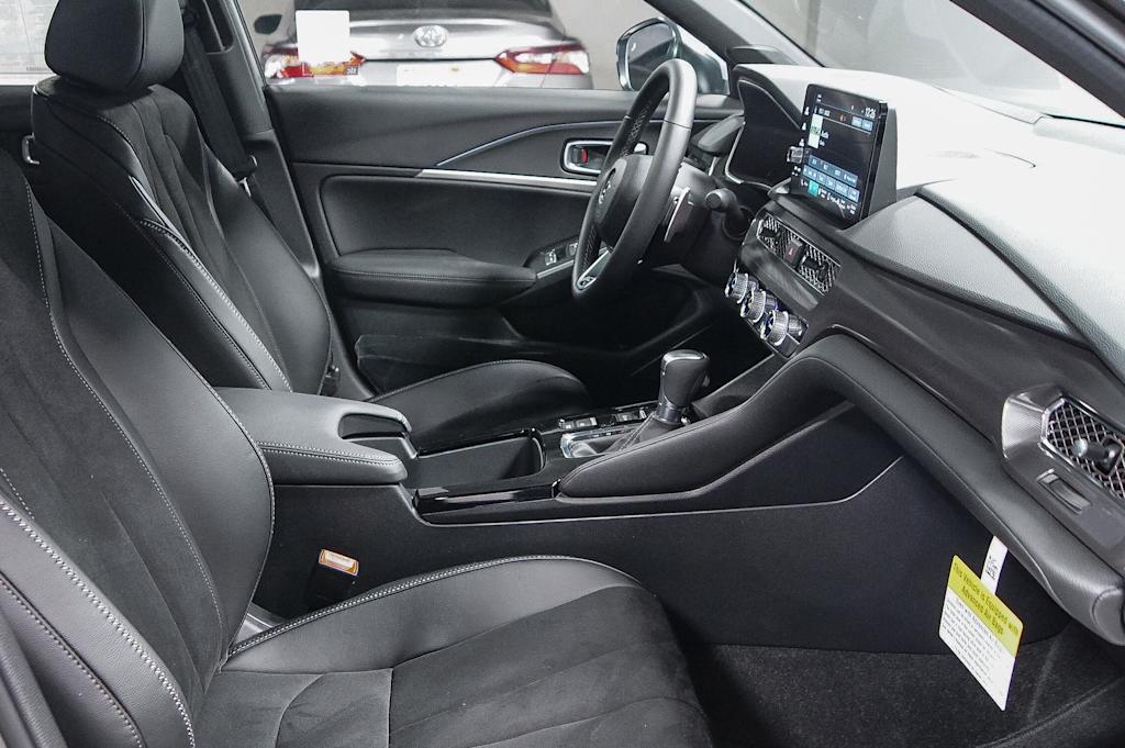 Thumbnail: 2025 Acura Integra - 9