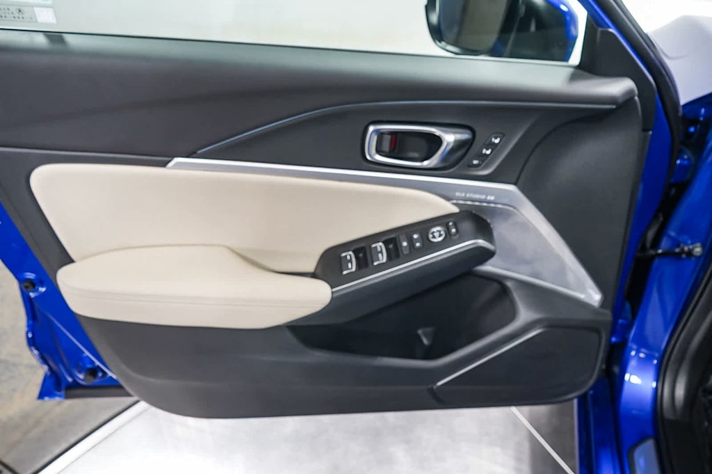 Thumbnail: 2025 Acura Integra - 25