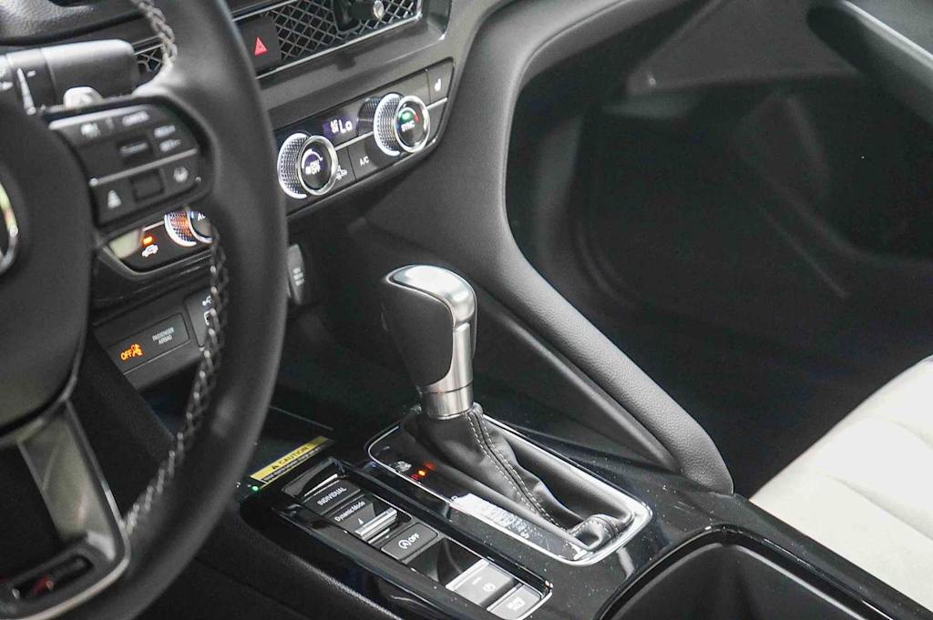 Thumbnail: 2025 Acura Integra - 16