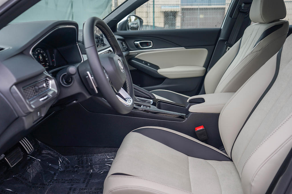 Thumbnail: 2025 Acura Integra - 10