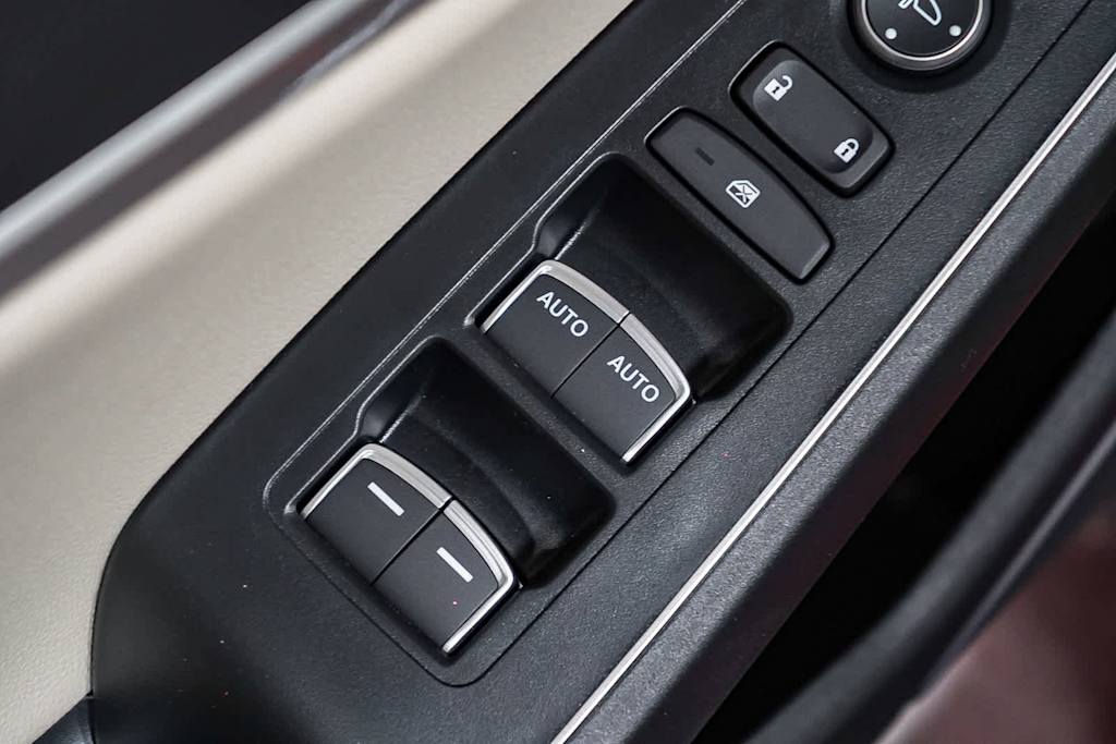 Thumbnail: 2025 Acura Integra - 25