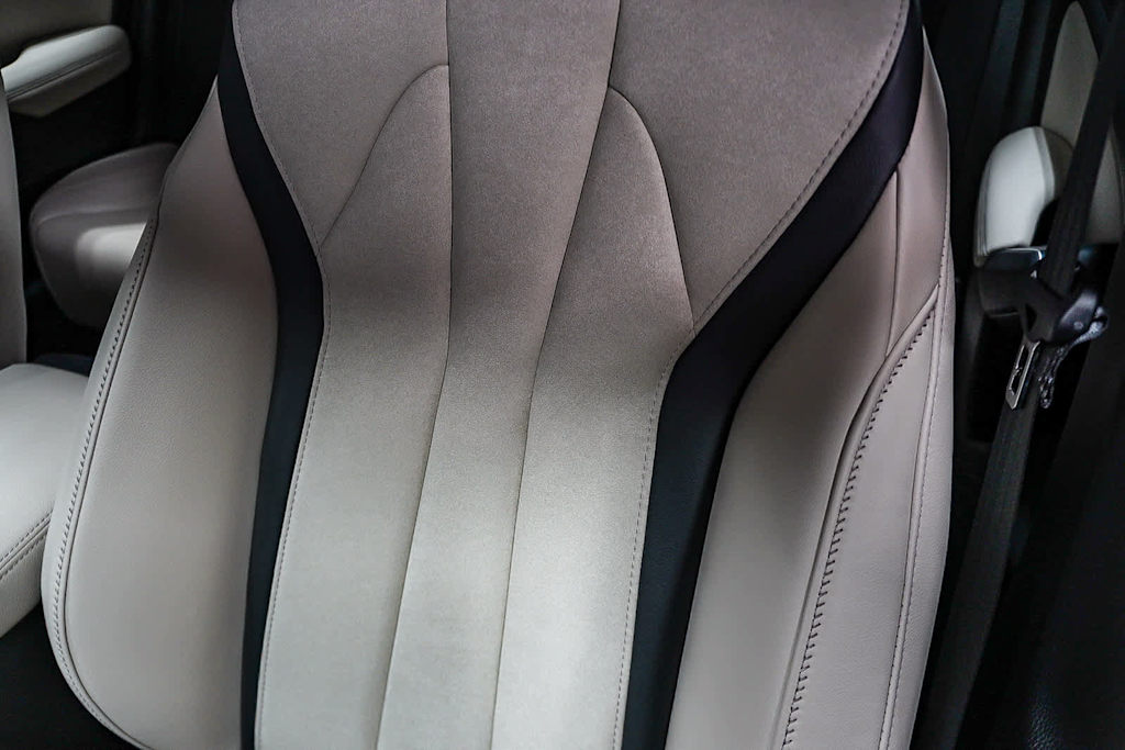 Thumbnail: 2025 Acura Integra - 30