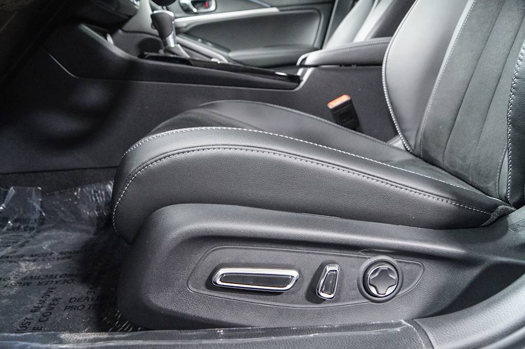 Thumbnail: 2025 Acura Integra - 24