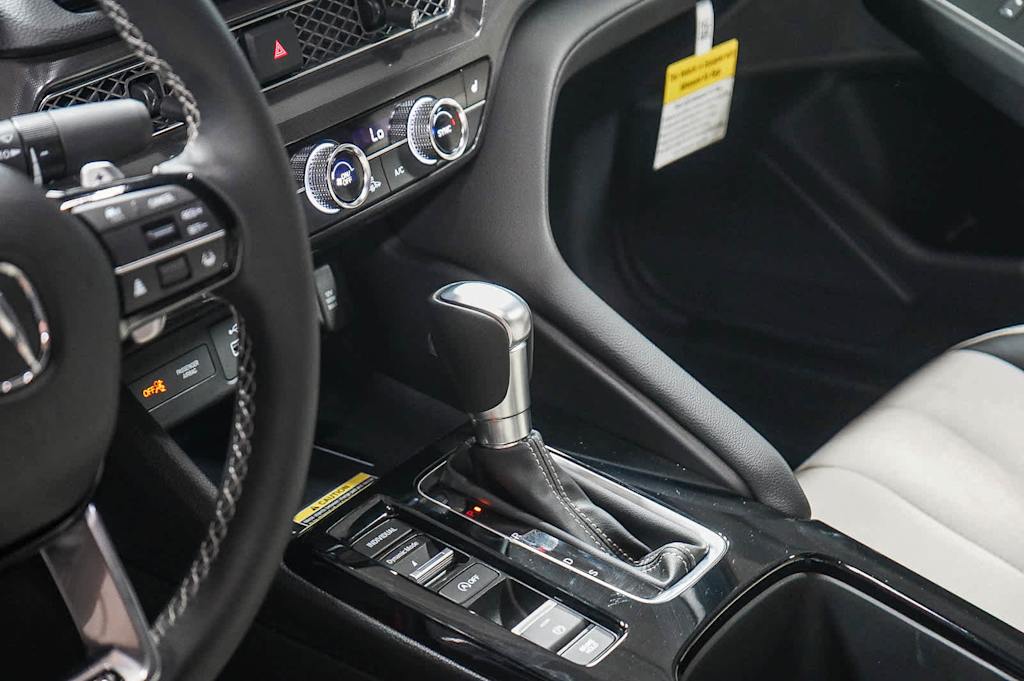 Thumbnail: 2025 Acura Integra - 16