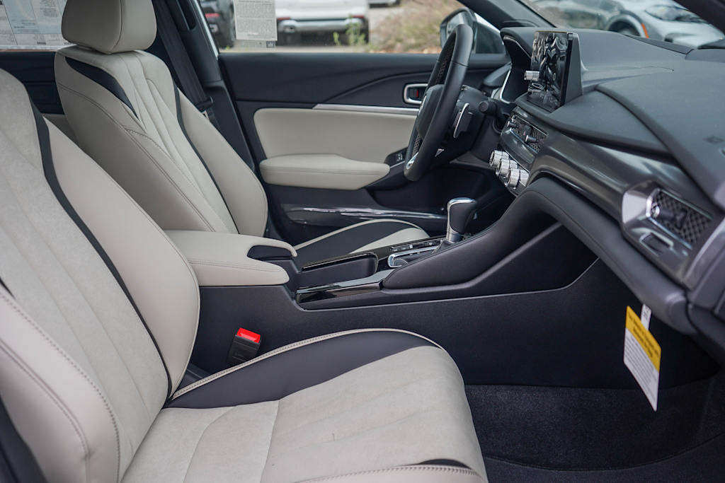 Thumbnail: 2025 Acura Integra - 9