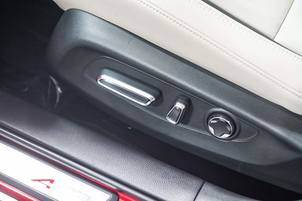 Thumbnail: 2025 Acura Integra - 28