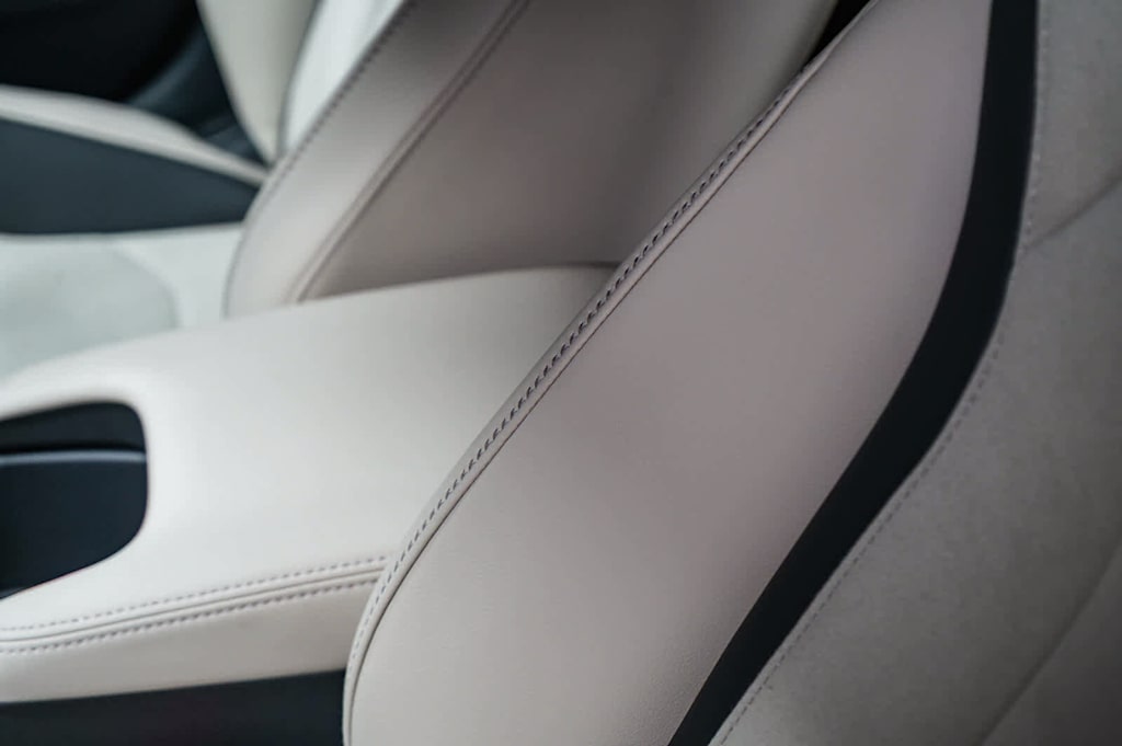 Thumbnail: 2025 Acura Integra - 26