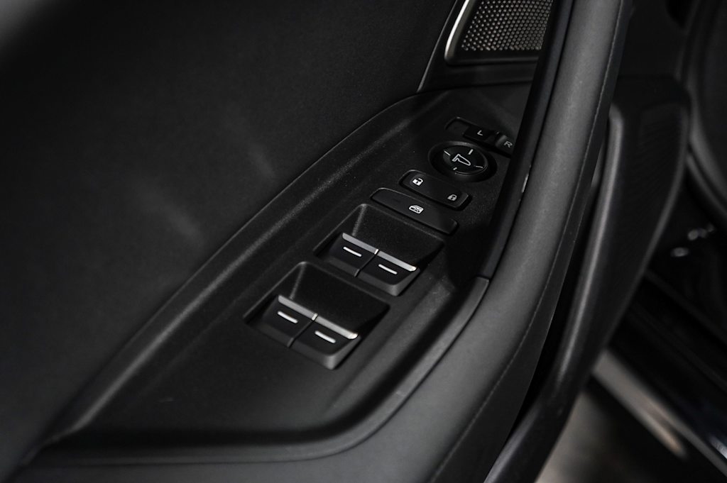 Thumbnail: 2025 Acura TLX - 26