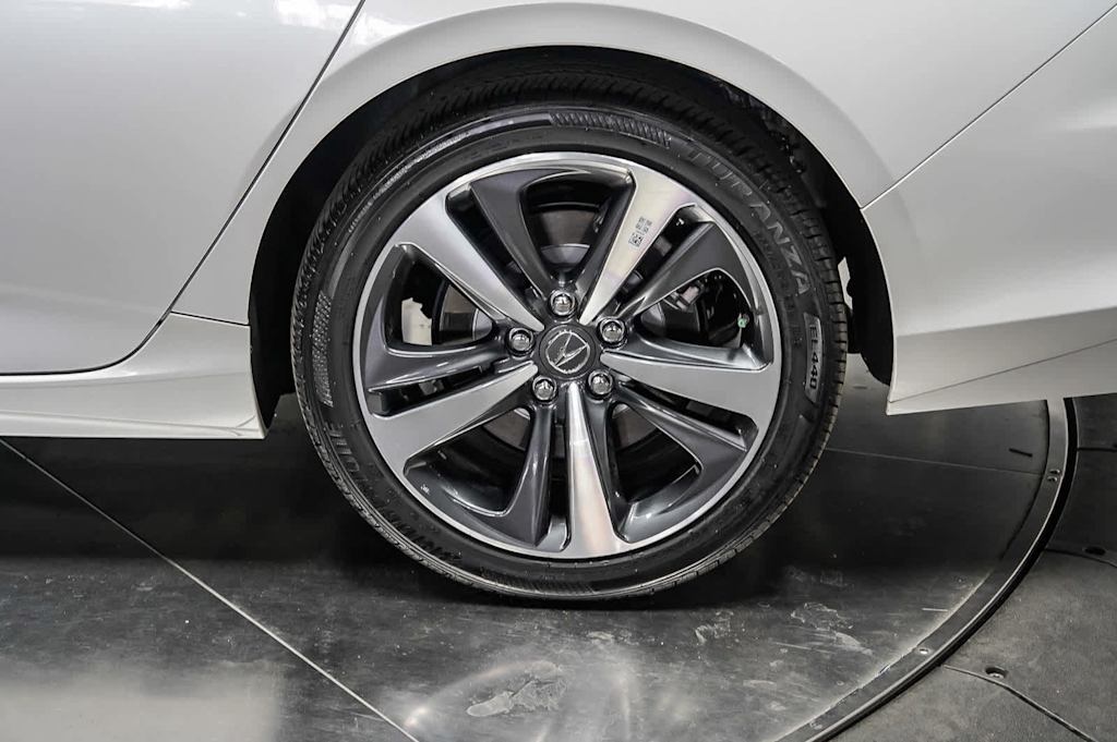 Thumbnail: 2025 Acura TLX - 21