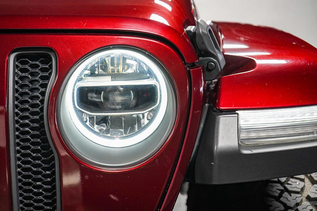 Thumbnail: 2021 Jeep Wrangler - 21