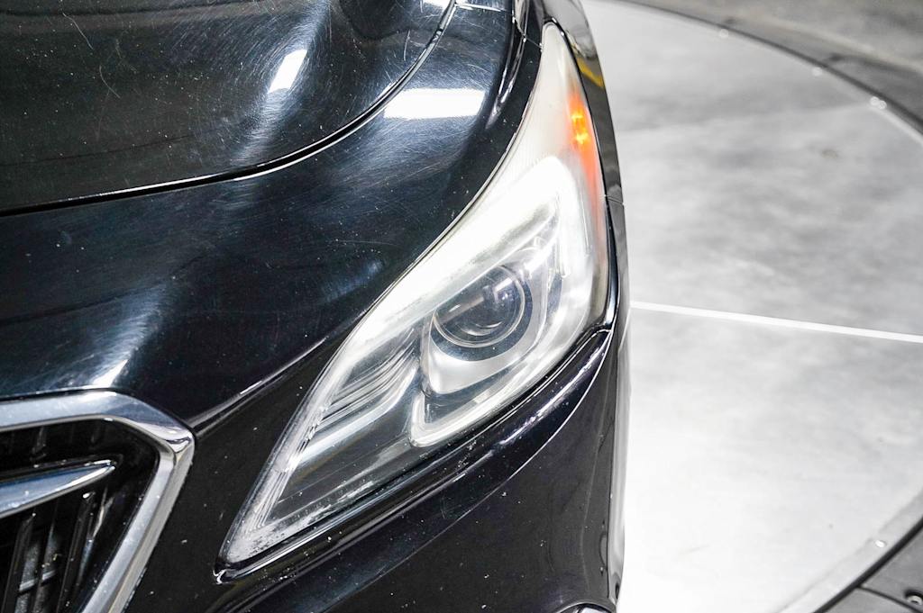 Thumbnail: 2017 Buick LaCrosse - 17
