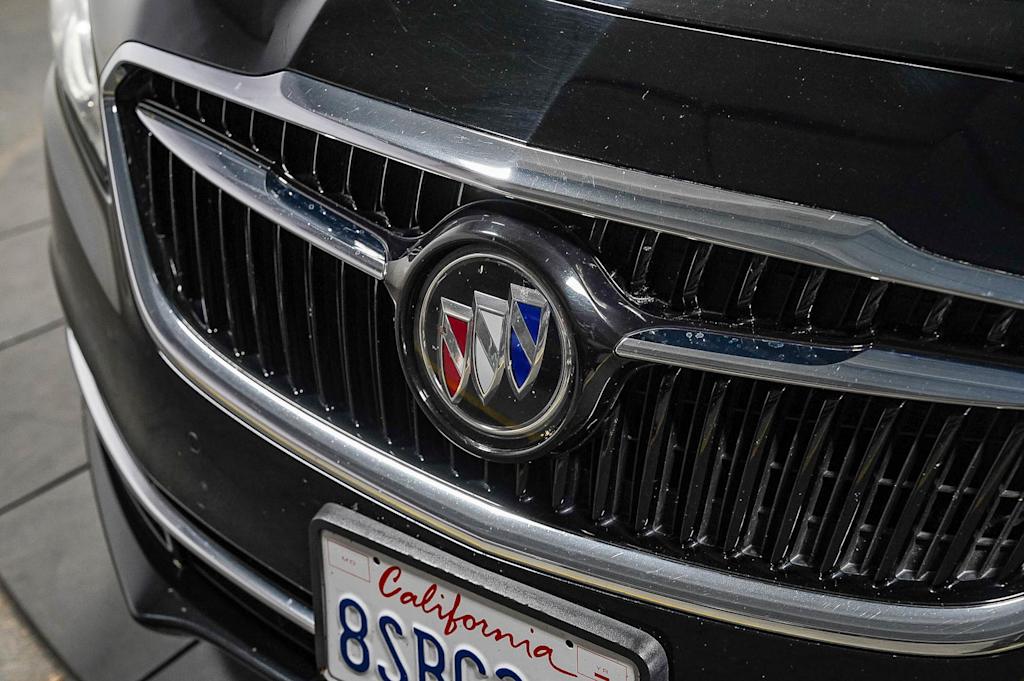 Thumbnail: 2017 Buick LaCrosse - 6
