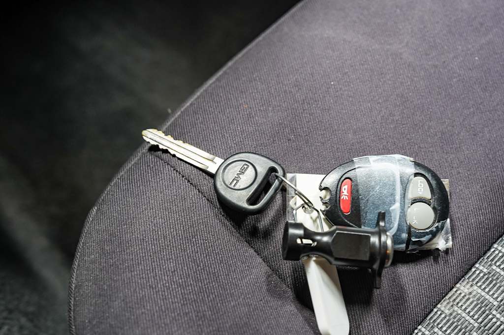 Thumbnail: 2012 Chevrolet Colorado - 18