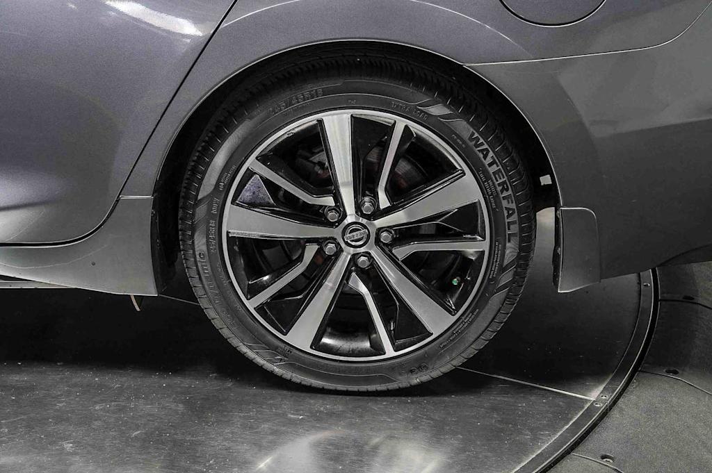 Thumbnail: 2021 Nissan Maxima - 22