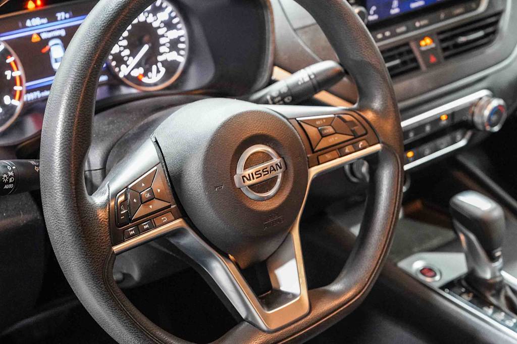 Thumbnail: 2019 Nissan Altima - 13