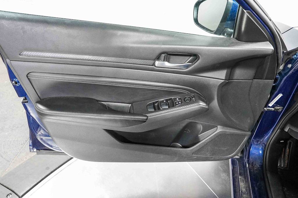 Thumbnail: 2019 Nissan Altima - 24