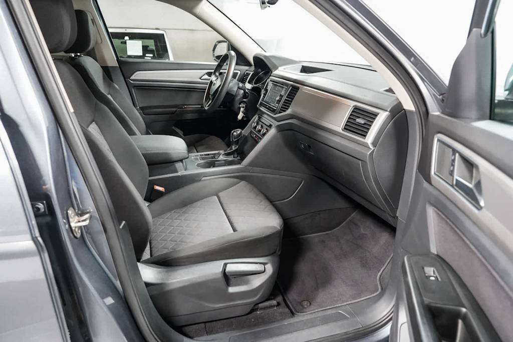 Thumbnail: 2018 Volkswagen Atlas - 10