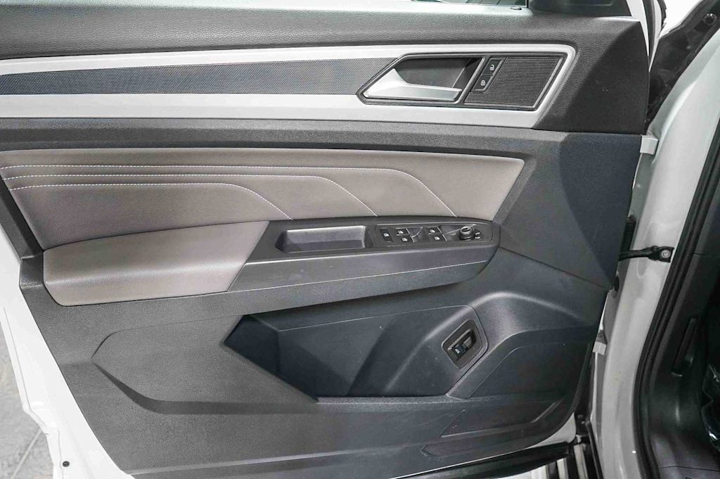 Thumbnail: 2021 Volkswagen Atlas - 27