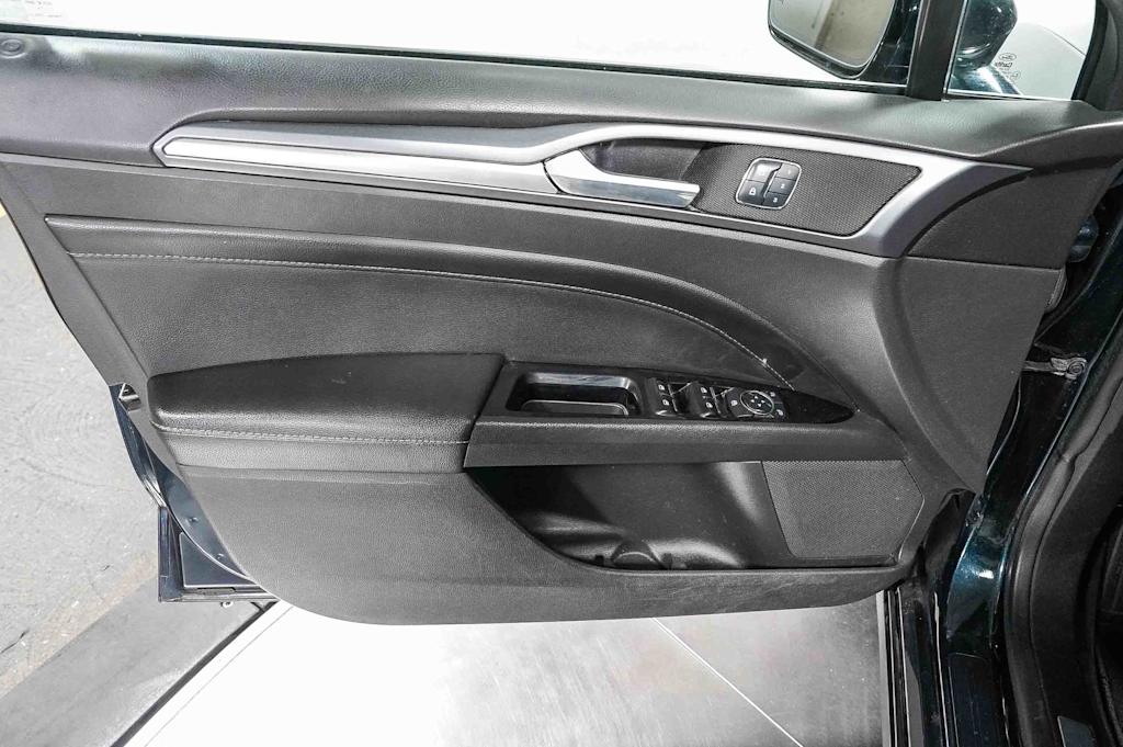 Thumbnail: 2014 Ford Fusion - 27