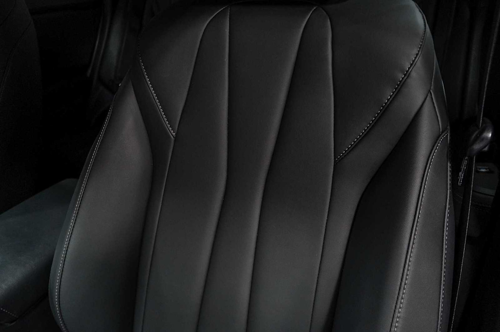 Thumbnail: 2025 Acura ADX - 8