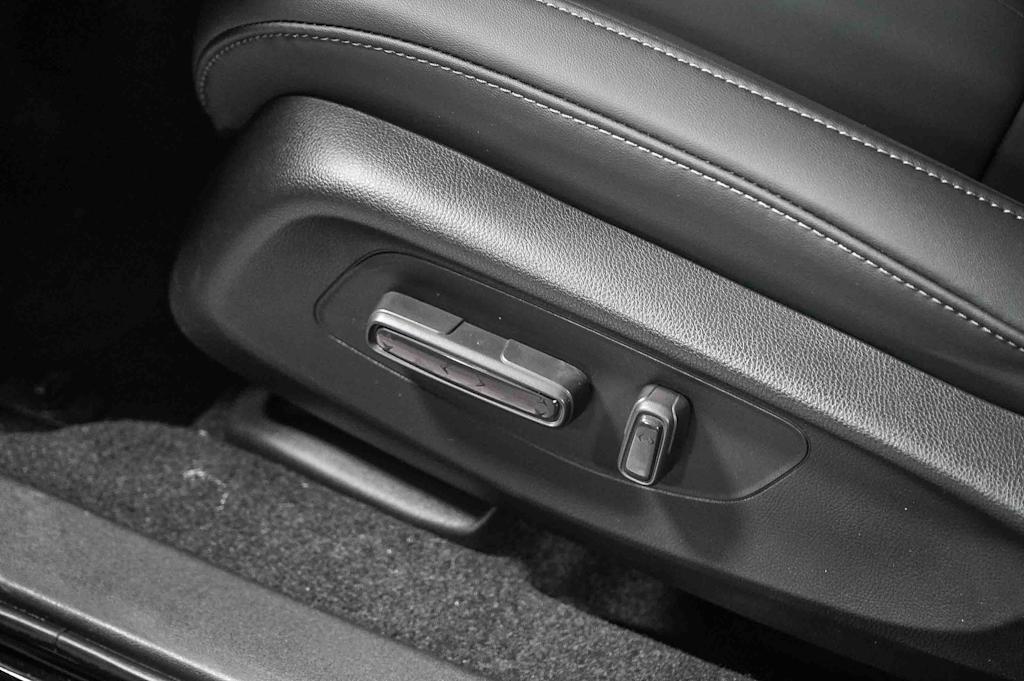 Thumbnail: 2026 Acura ADX - 26