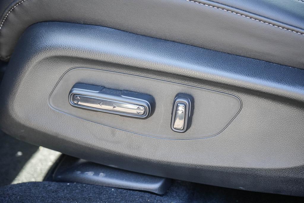 Thumbnail: 2025 Acura ADX - 27