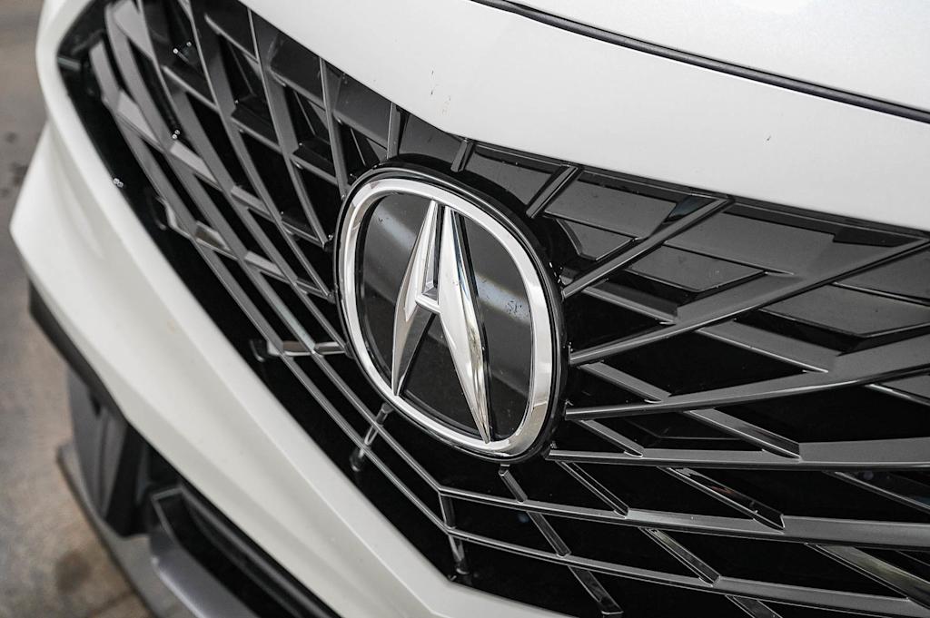 Thumbnail: 2025 Acura ADX - 4
