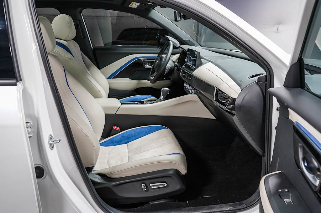 Thumbnail: 2025 Acura ADX - 8