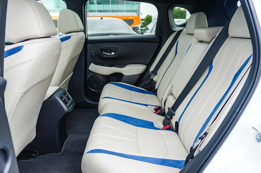 Thumbnail: 2025 Acura ADX - 12