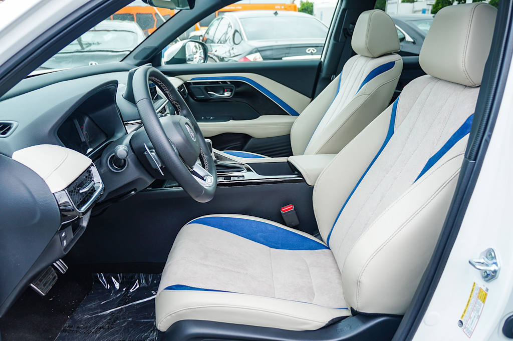 Thumbnail: 2025 Acura ADX - 11