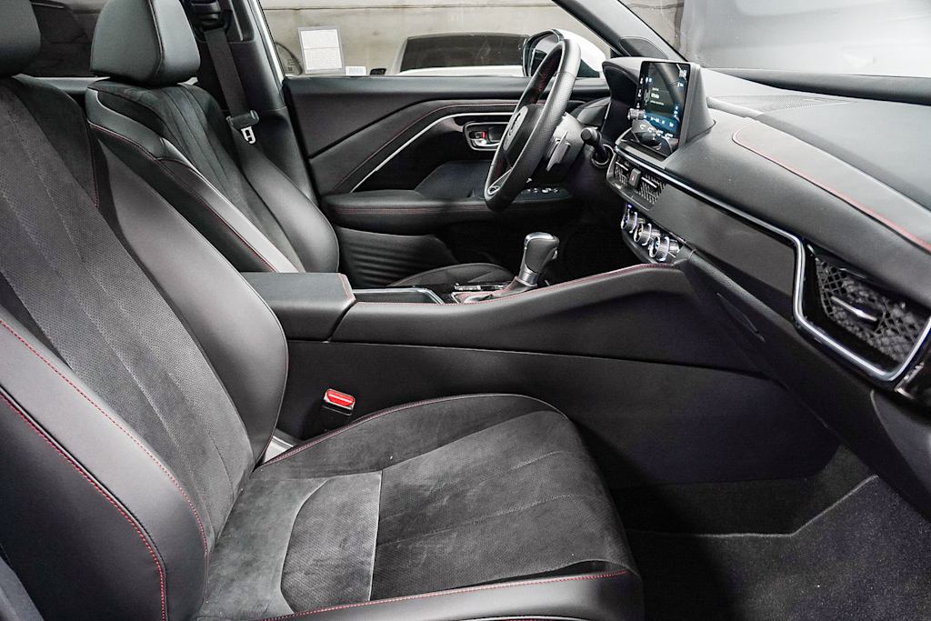 Thumbnail: 2025 Acura ADX - 10