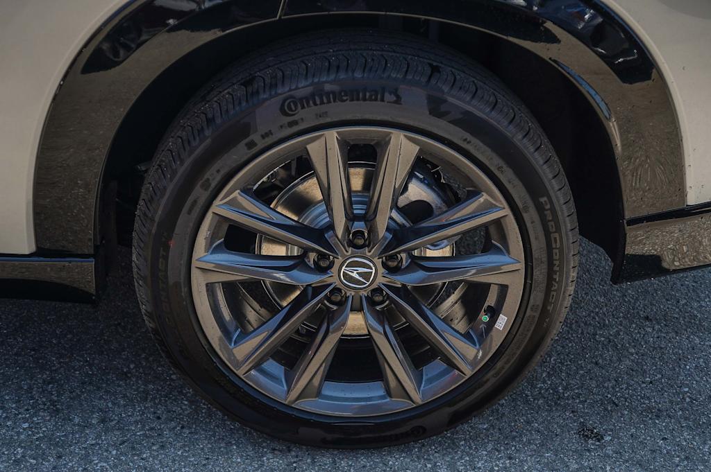 Thumbnail: 2025 Acura ADX - 19